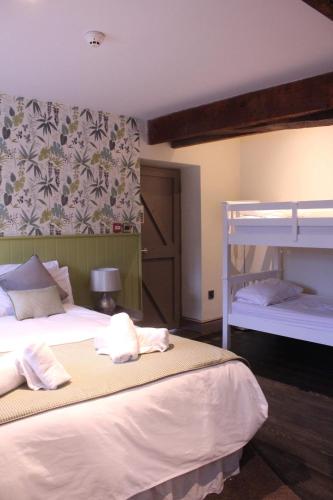Red Lion Coaching Inn - image 6