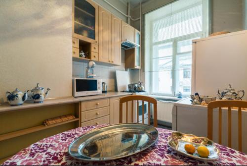 Authentic Saint-Petersburg apartment at Manezhnaya square