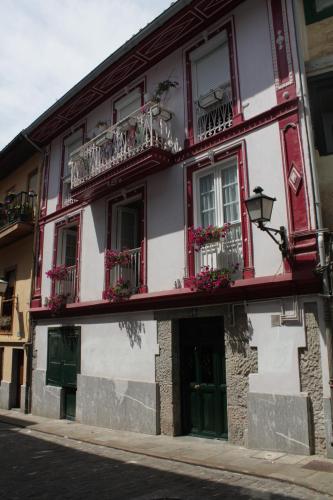  La Casa Roja de Saioa, Pension in Lekeitio