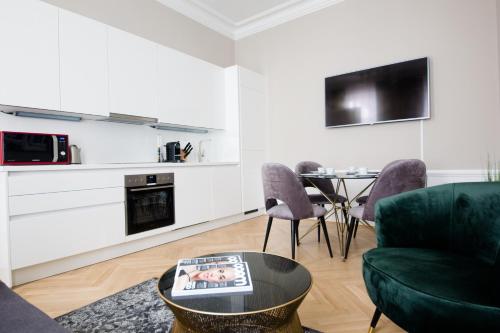 Studio Apartments Urania - Mai's Apartments - image 4