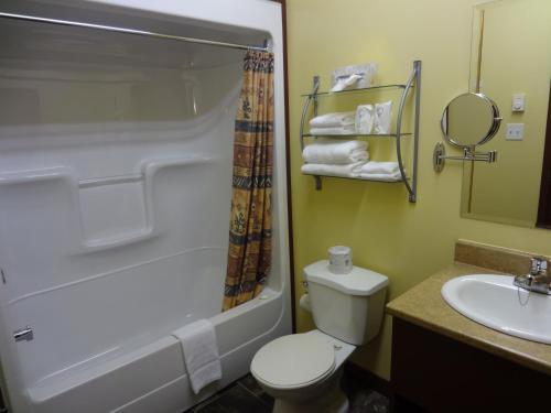 Hotel Citadelle Room Type - Connecting Room - Basement (6 Adults)