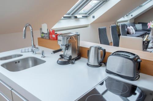 LUXURY CENTRAL DUPLEX WITH TERRACE - image 12