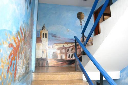 The Quito Guest House with Yellow Balconies for Travellers photo 2