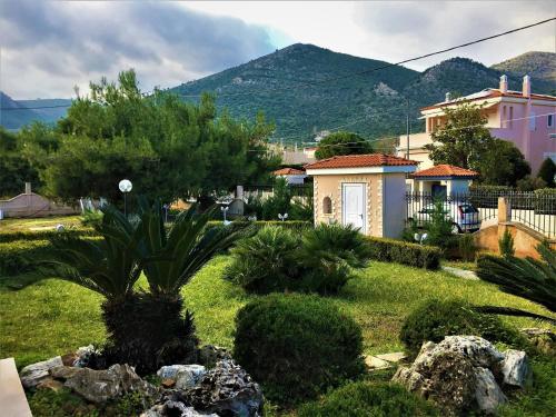  Villa BELLEZZA with a large yard and BBQ. in Nea Makri