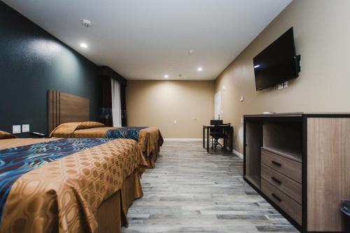 Budget Host Inn & Suites in Sugarland