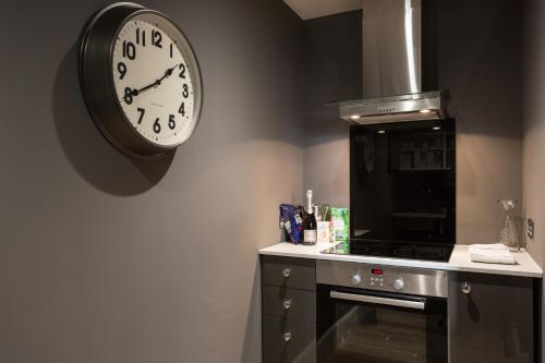 City Apartments - Fossgate Bridge - image 13