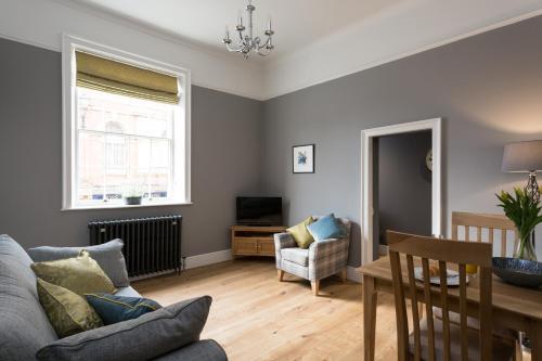 City Apartments - Fossgate Bridge - image 4