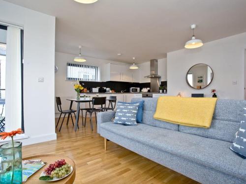 10 Seaquest, Crantock, Cornwall