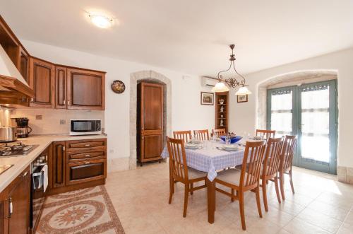virtuve, Villa Zonti in Bubani