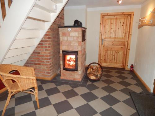 設施, Ferienhaus am Wald mit Klavier, Holzofen, Sauna in 菲蘭克