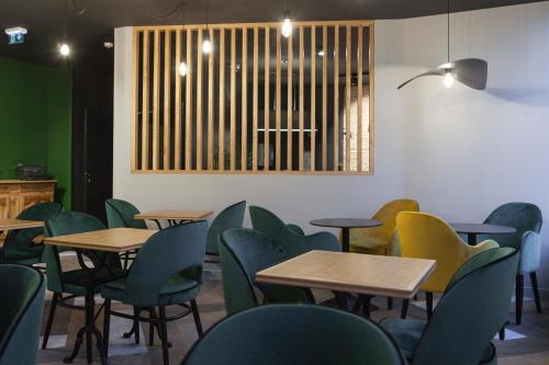 餐廳, Logis Hotel du Maine in 拉瓦勒