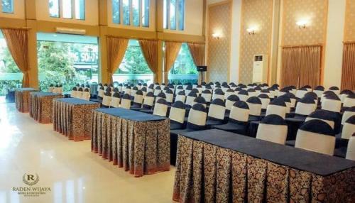 Raden Wijaya Hotel & Convention