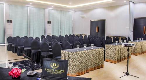 Raden Wijaya Hotel & Convention