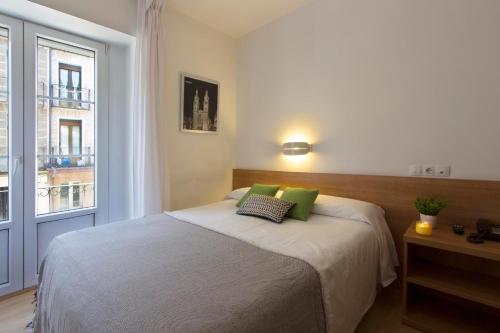 Hostal La Numantina - Tap to explore photos