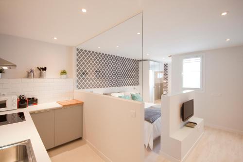 One-Bedroom Apartment image 10