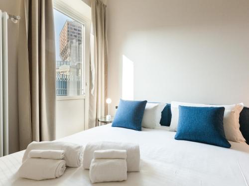 easyhomes-Duomo Suites & Apartments - image 3