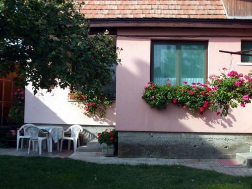 Garden, Lugas Szallas in Jászberény