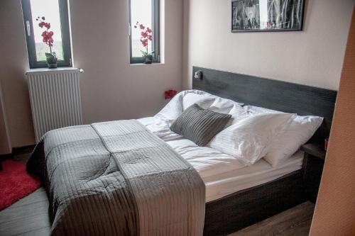 M0 Caffe & Motel - image 13