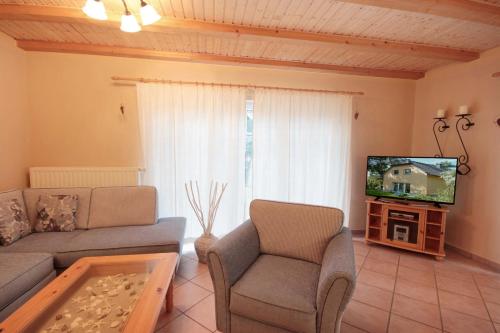 Two-Bedroom Apartment 51RB4