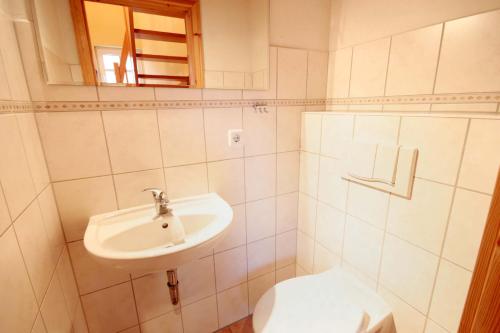 Two-Bedroom Apartment 51RB4 image 10