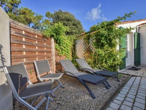 Modern Holiday Home in Sainte-Marie-de-Re near Sea gîte à louer Village Océanique