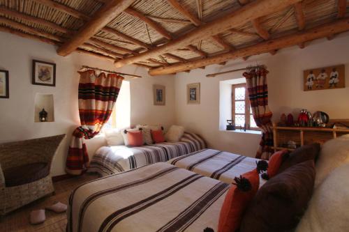 4 twin beds