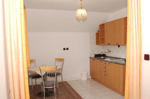 Kitchen, Apartmany Florian in Frymburk