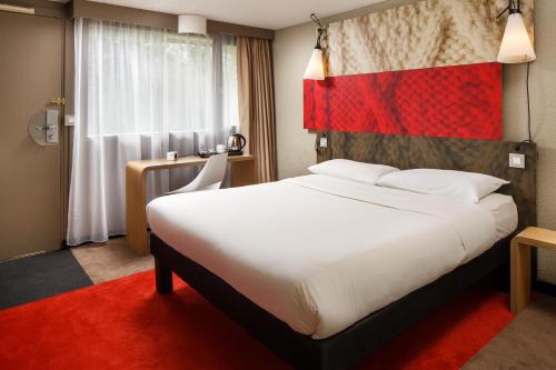 ibis Coventry South - image 3