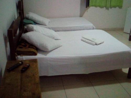 1 double bed, 2 twin beds