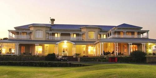 Restorāns, Beachhaven with Inverter & Solar in Prince`s Grant Golf Estate