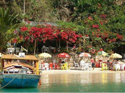 Casa praias de São Gonçalo em Paraty RJ