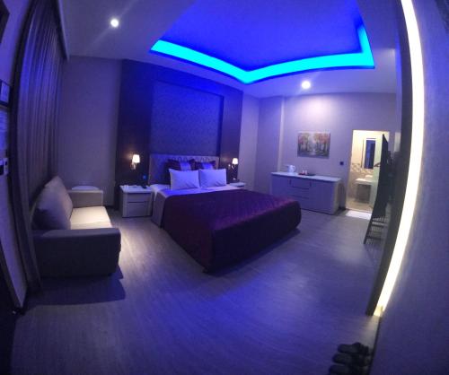 Standard Double Room image 4