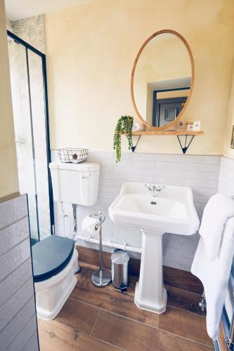 Frederick Street Townhouse - image 11