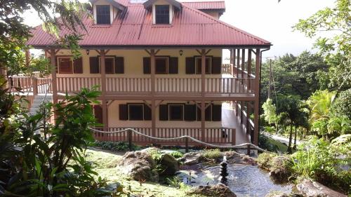 Garden, Trois Piton Apartments in Portsmouth