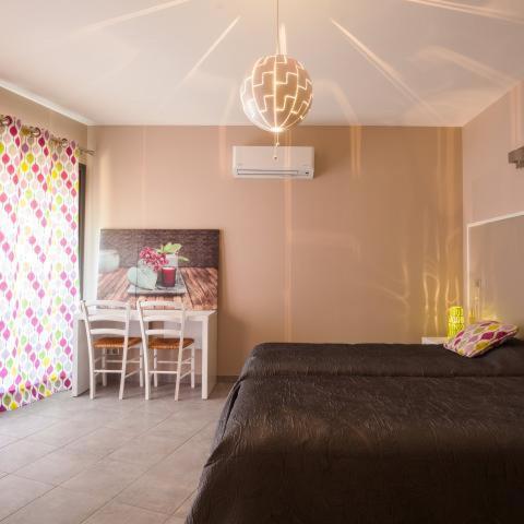 . Logis Hotel Restaurant L' Auberge Cigaloise