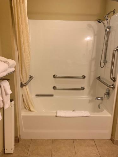 Cobblestone Hotel & Suites - Punxsutawney - main image