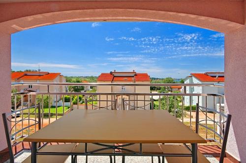  Apartments Ina in Karigador