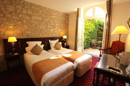 Hotel Le Donjon - Coeur de La Cite Medievale - image 4