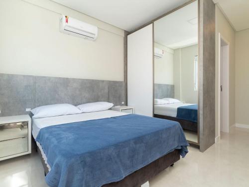 Aluguel Apartamento 3 Suites a 80 metros da Praia Bombas