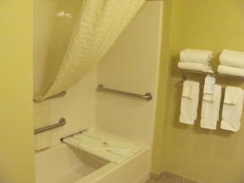 Cobblestone Inn & Suites - Ambridge Cobblestone Inn & Suites - Ambridge