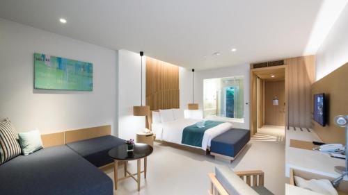 room detail thumbnail 1