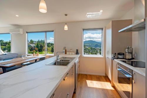 Kitchen, Tipi Haere in Britannia Heights