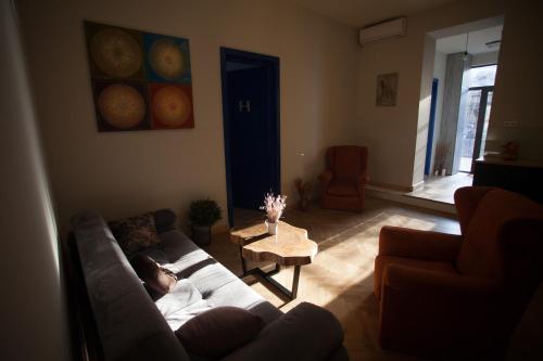 Bricks Room Hotel – Tbilisi, MA