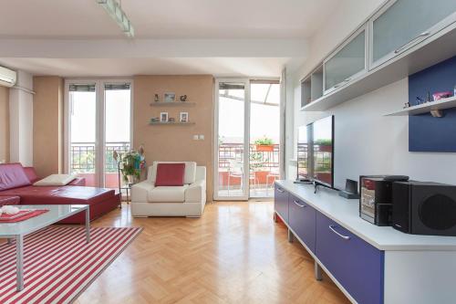 RED APARTMENT, Skopje (photo 6)