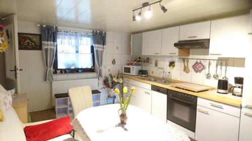 Konyha, "Haus Ulla" in Bad Blankenburg