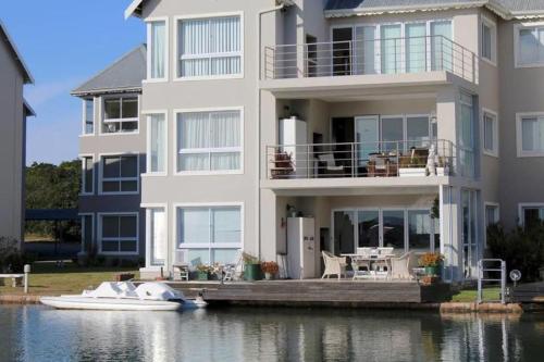 . Waterside Living KP08