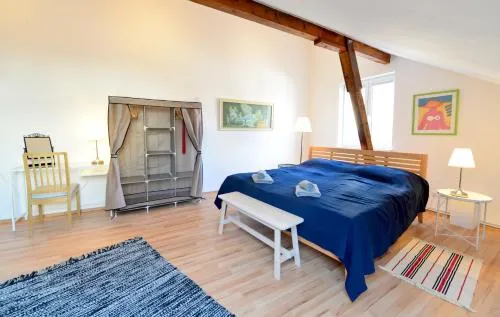 House With Courtyard & Parking Close To Stadtpark in Wien, Österreich