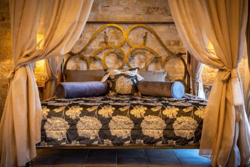 Achtis Hotel - image 3