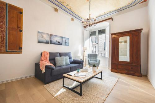 Bravissimo Plaça del Vi, Authentic Historic Apartment - Girona
