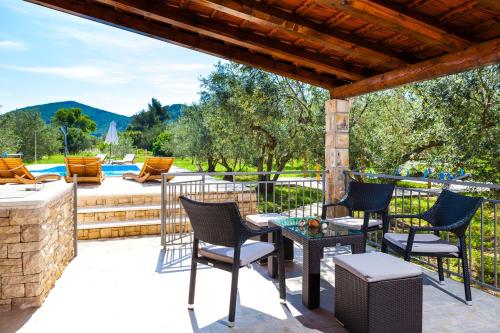 Villa Mariela in Korcula heated pool - image 2